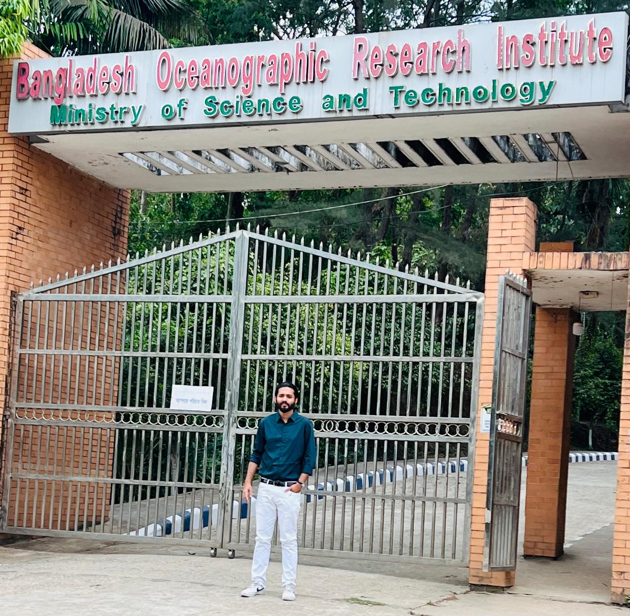 After the meeting in front of Bangladesh Oceanographic Research Institute (BORI) entrance